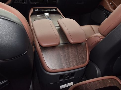 New 2026 Lincoln Navigator L Reserve AWD/4WD image 17
