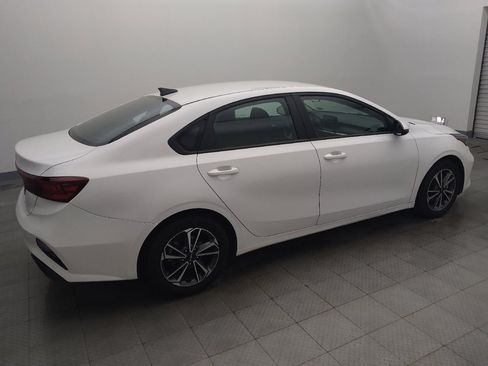 Used 2022 Kia Forte LXS w/ LXS Technology Package FWD image 10
