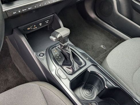 Used 2025 Kia K4 LXS image 26
