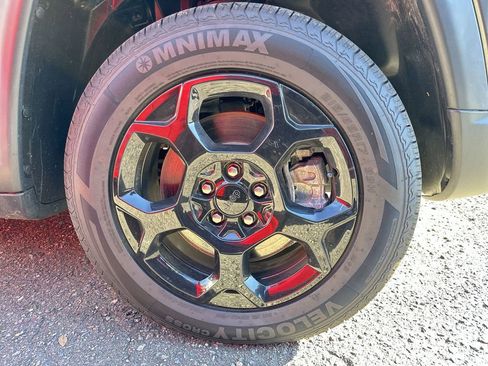 Used 2023 Jeep Compass Trailhawk image 28