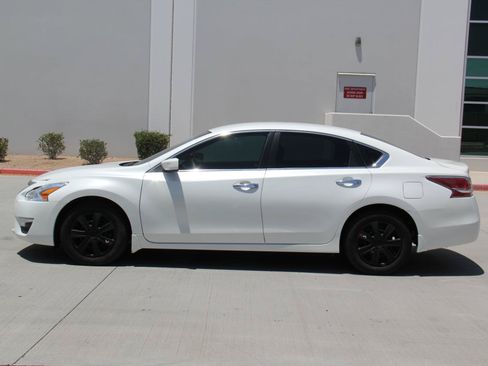 Used 2015 Nissan Altima 2.5 S w/ Power Driver Seat Package FWD image 8