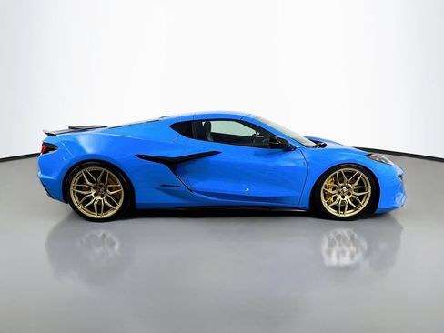 Used 2025 Chevrolet Corvette Z06 RWD image 4