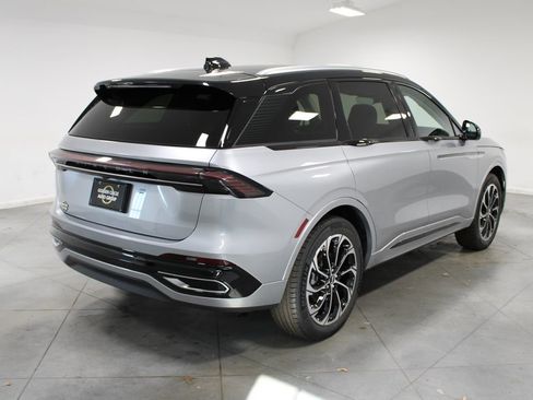 New 2026 Lincoln Nautilus Reserve image 8