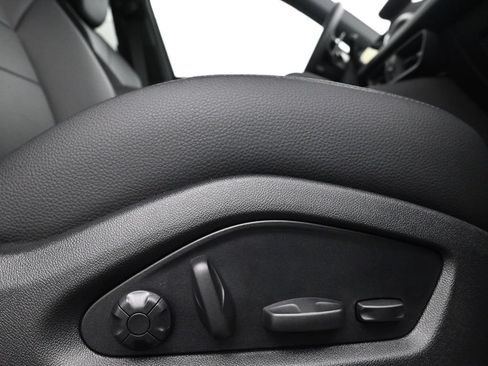 Used 2025 Porsche Cayenne S AWD/4WD image 15