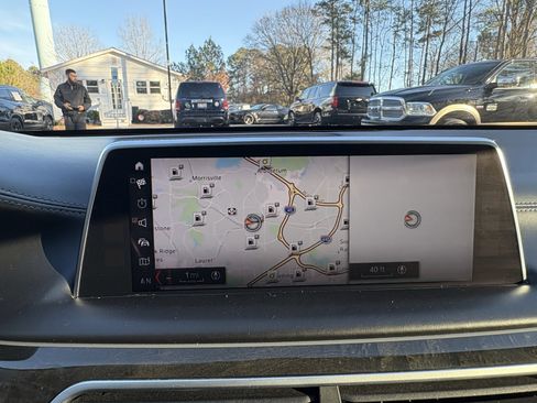 Used 2018 BMW 750i image 41