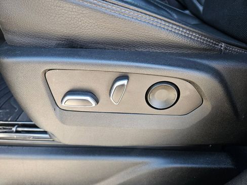 Used 2022 GMC Yukon XL Denali image 23