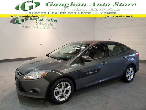 Used 2013 Ford Focus SE w/ SE Winter Pkg FWD image 1