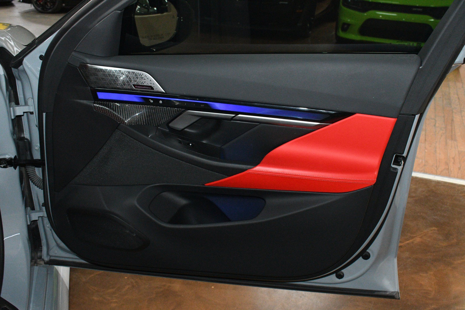 Used 2025 BMW M5 w/ Carbon Package AWD/4WD image 44