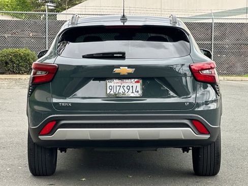 Used 2025 Chevrolet Trax LT w/ Driver Confidence Package image 5