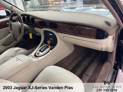 Used 2003 Jaguar XJ8 L RWD image 32