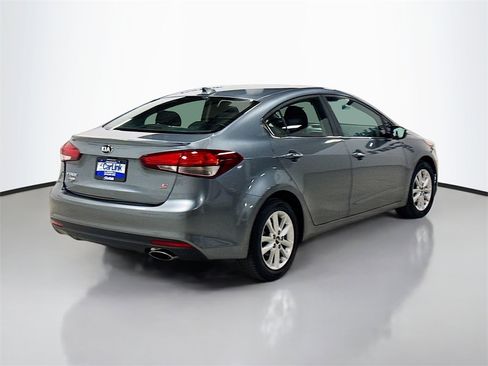 Used 2017 Kia Forte S w/ S Technology Package image 8