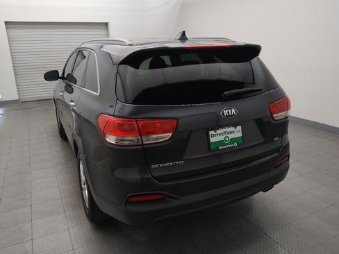 Used 2018 Kia Sorento FWD image 6