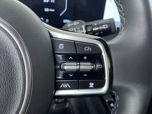 Used 2025 Kia Sorento SX image 31