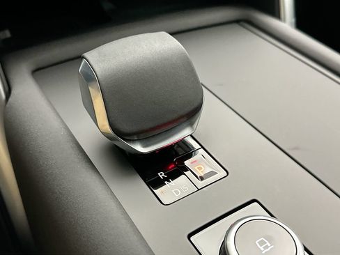 New 2026 Land Rover Discovery S AWD/4WD image 12