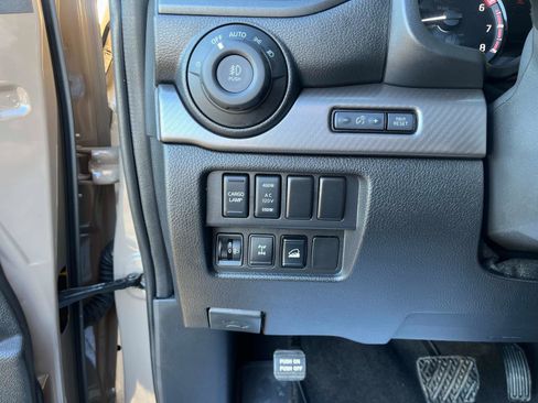 Used 2024 Nissan Titan PRO-4X w/ Pro-4x Convenience Package image 30