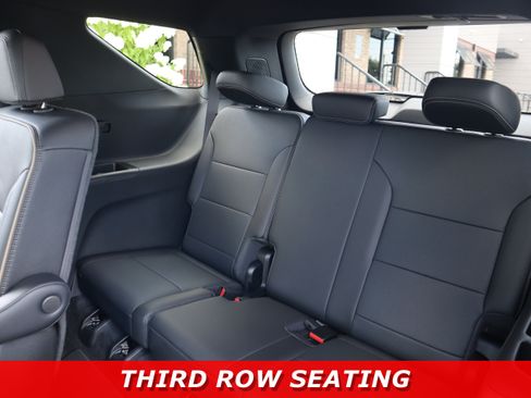 Used 2025 Chevrolet Traverse High Country FWD image 33
