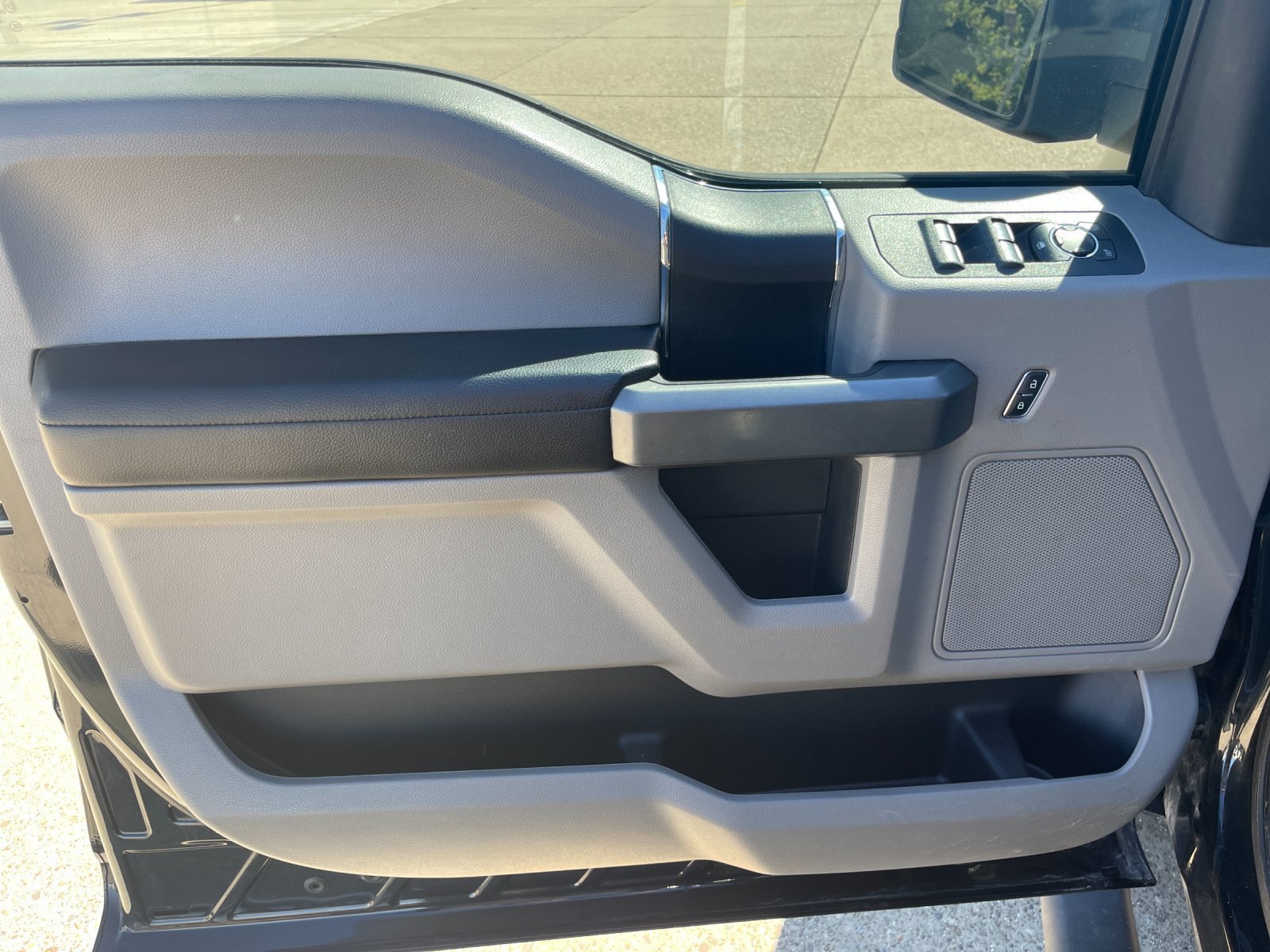 Used 2018 Ford F150 XLT w/ Trailer Tow Package AWD/4WD image 11