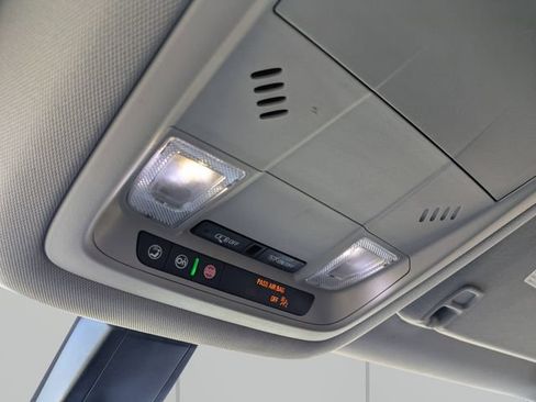 Used 2020 GMC Acadia SLE w/ Driver Convenience Package FWD image 22