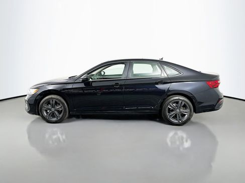 Used 2024 Volkswagen Jetta SE FWD image 6