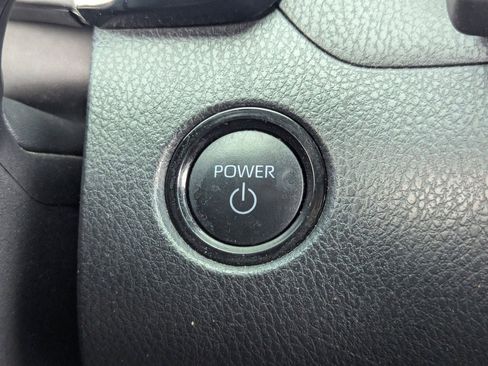 Used 2025 Toyota Camry SE AWD/4WD image 30