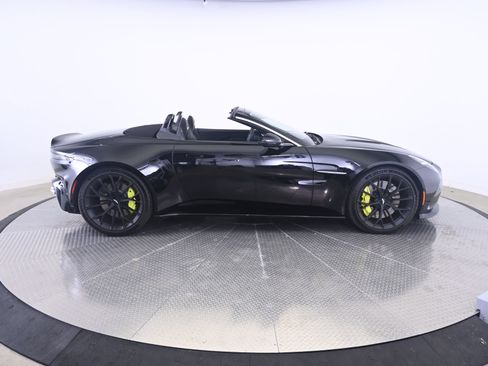 Used 2026 Aston Martin V8 Vantage Coupe RWD image 8