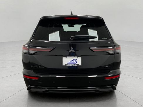 New 2026 Mitsubishi Outlander LE AWD/4WD image 36