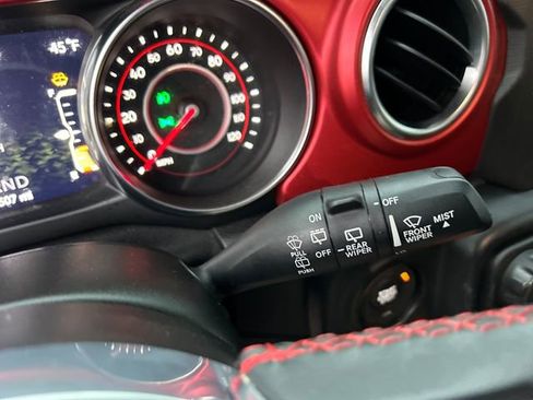 Used 2021 Jeep Wrangler Unlimited Rubicon w/ Xtreme Recon 35" Tire Package image 17