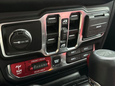 Used 2023 Jeep Wrangler Unlimited Rubicon 4xe image 34