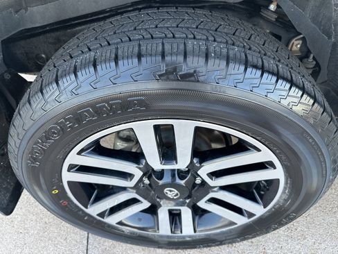 Used 2023 Toyota 4Runner Limited image 22