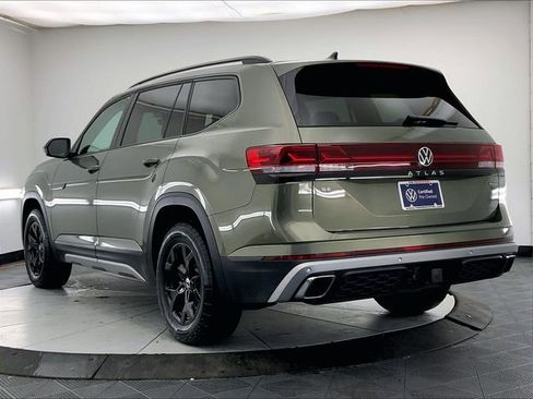 Certified 2025 Volkswagen Atlas Peak Edition SE AWD/4WD image 3