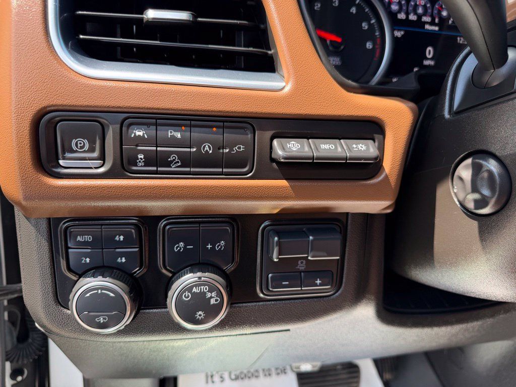 Used 2021 Chevrolet Tahoe High Country AWD/4WD image 16