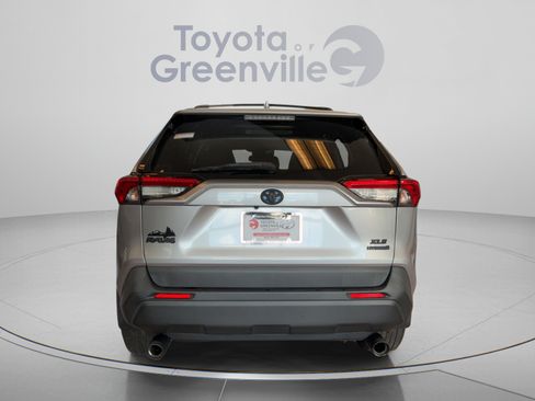 Used 2020 Toyota RAV4 XLE w/ Convenience Package AWD/4WD image 5