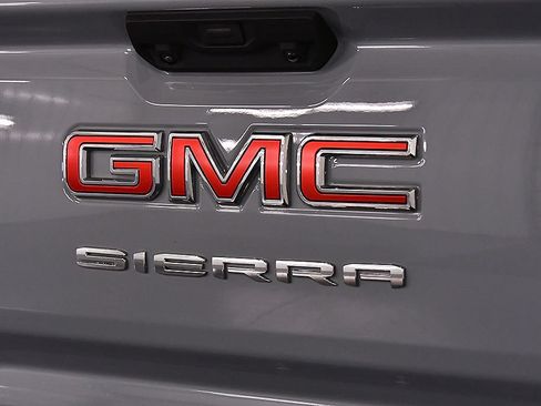 Used 2024 GMC Sierra 1500 Elevation w/ X31 Off-Road Package AWD/4WD image 12