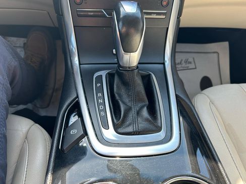 Used 2015 Ford Edge Titanium image 27