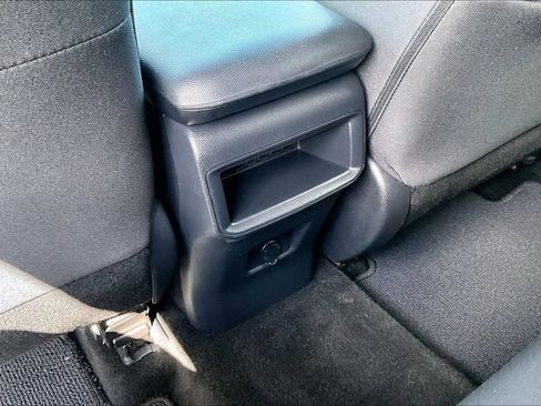 Used 2021 Toyota RAV4 LE w/ Carpet Mat Package (TMS) AWD/4WD image 32