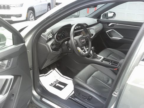 Used 2025 Audi Q3 2.0T Premium AWD/4WD image 16
