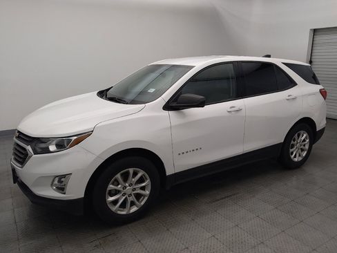 Used 2019 Chevrolet Equinox LS AWD/4WD image 2