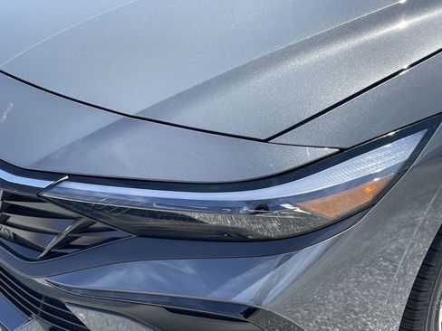 New 2026 Hyundai Elantra Limited FWD image 18