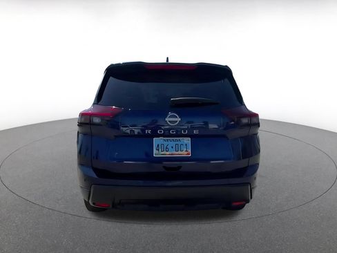 Used 2025 Nissan Rogue SV FWD image 12