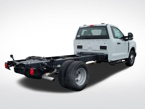 New 2026 Ford F350 XL w/ XL Chrome Package image 6