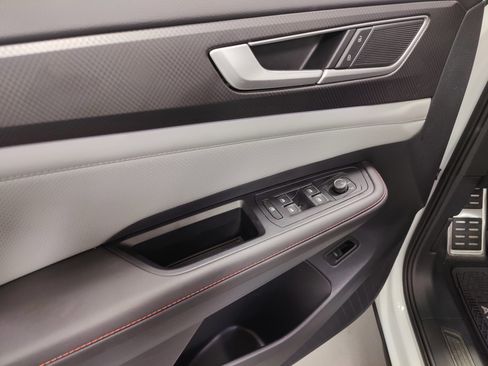 Certified 2024 Volkswagen Atlas Peak Edition SEL image 32