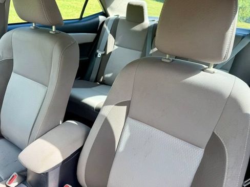 Used 2018 Toyota Corolla LE FWD image 7