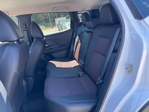 New 2025 Nissan Kicks SR image 11