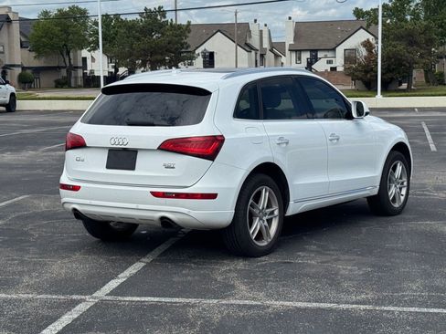 Used 2017 Audi Q5 2.0T Premium Plus w/ Technology Package image 3
