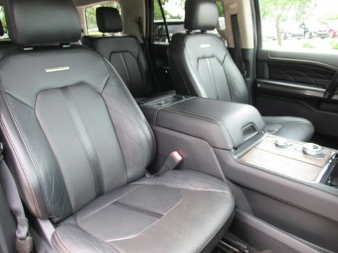 Used 2019 Ford Expedition Platinum AWD/4WD image 8