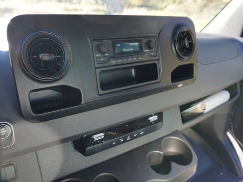 Used 2019 Mercedes-Benz Sprinter 144 image 16