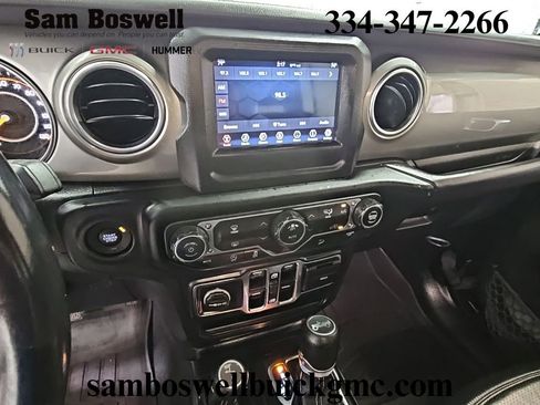 Used 2019 Jeep Wrangler Unlimited Sahara image 12
