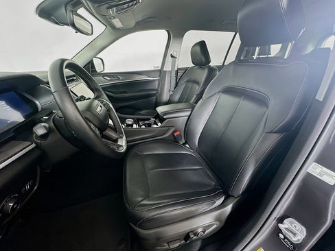 Used 2022 Jeep Grand Cherokee L Limited image 13