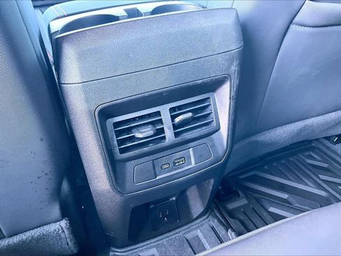 Used 2024 Chevrolet Colorado Z71 w/ Z71 Convenience Package 2 AWD/4WD image 12