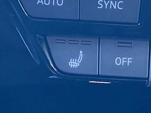 Used 2023 Audi Q4 e-tron Premium Plus image 17